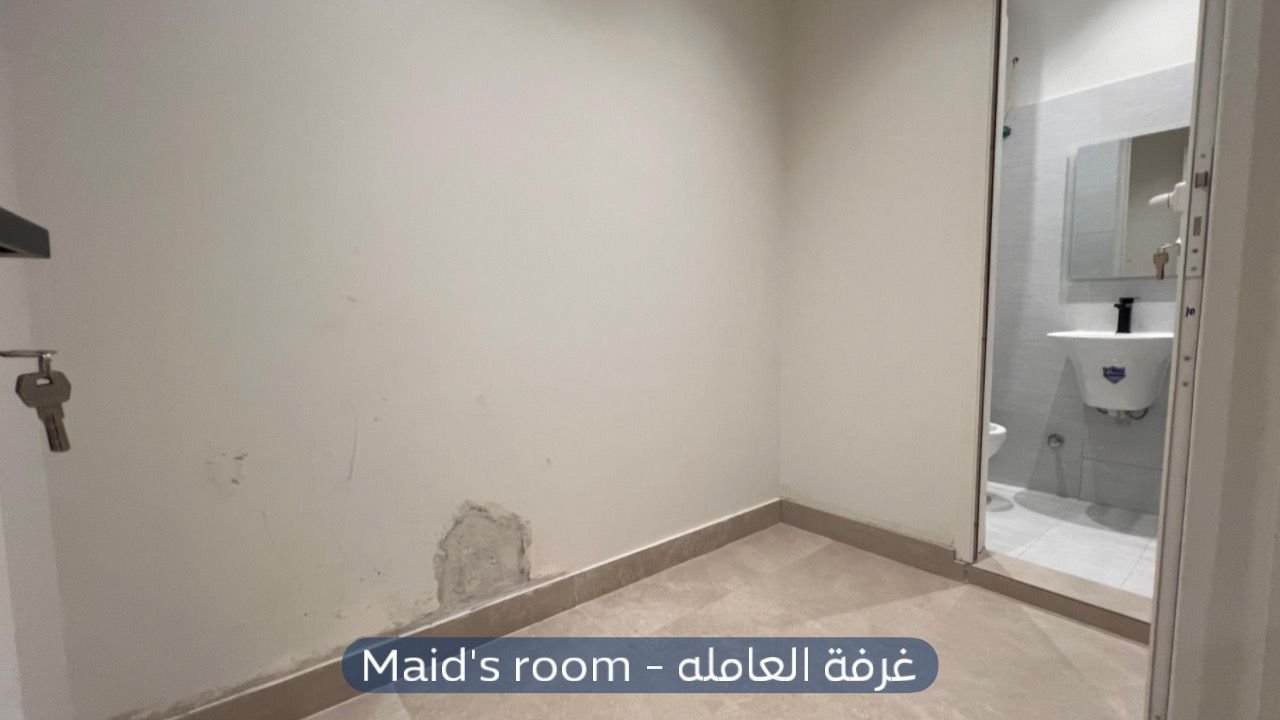 شقة  في حي عرقة