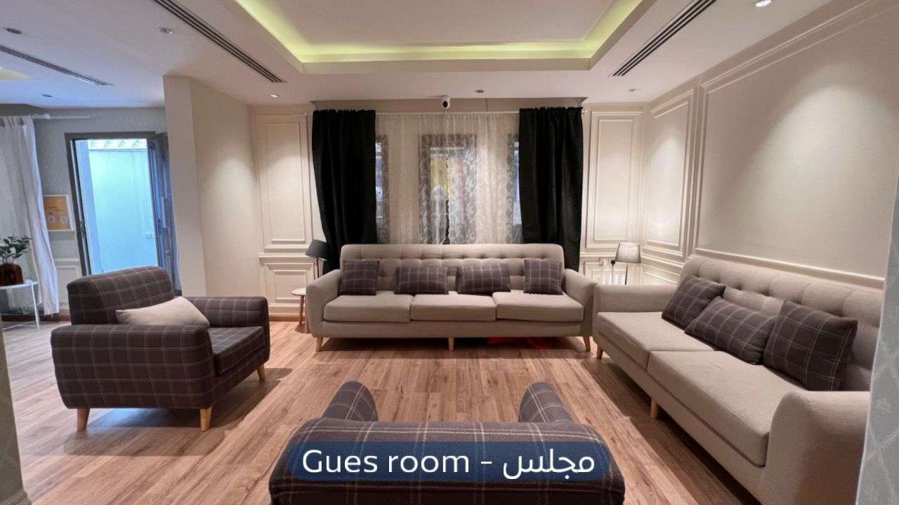 شقة  في حي الياسمين