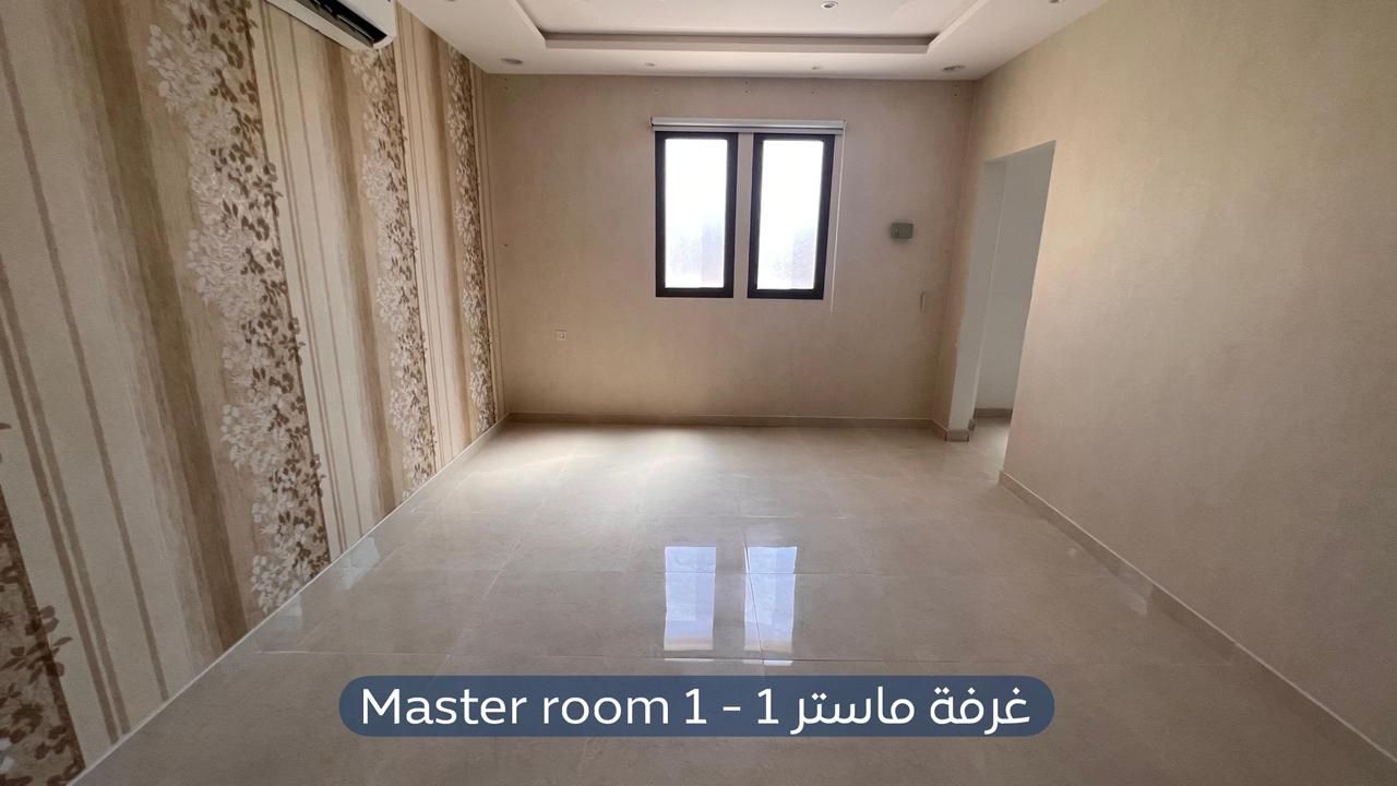 فيلا  في حي ظهرة لبن