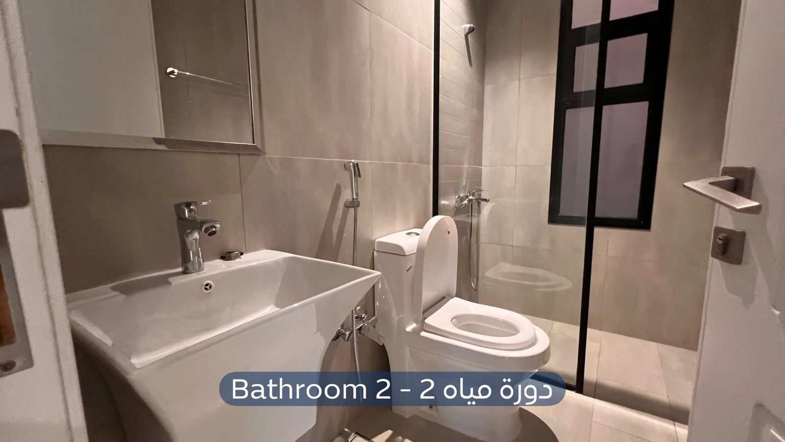 شقة  في حي الملقا