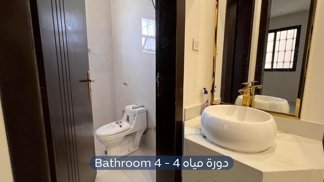 فيلا  في حي الرمال