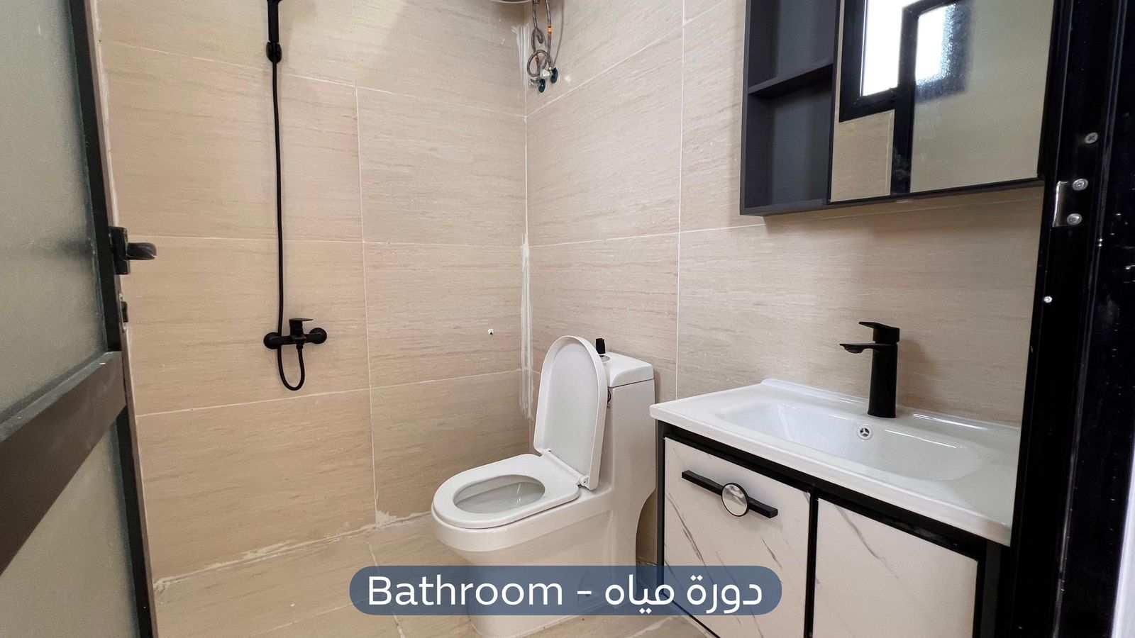 شقة  في حي القادسية