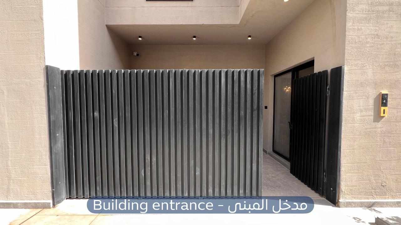 تاون هاوس  في حي العارض