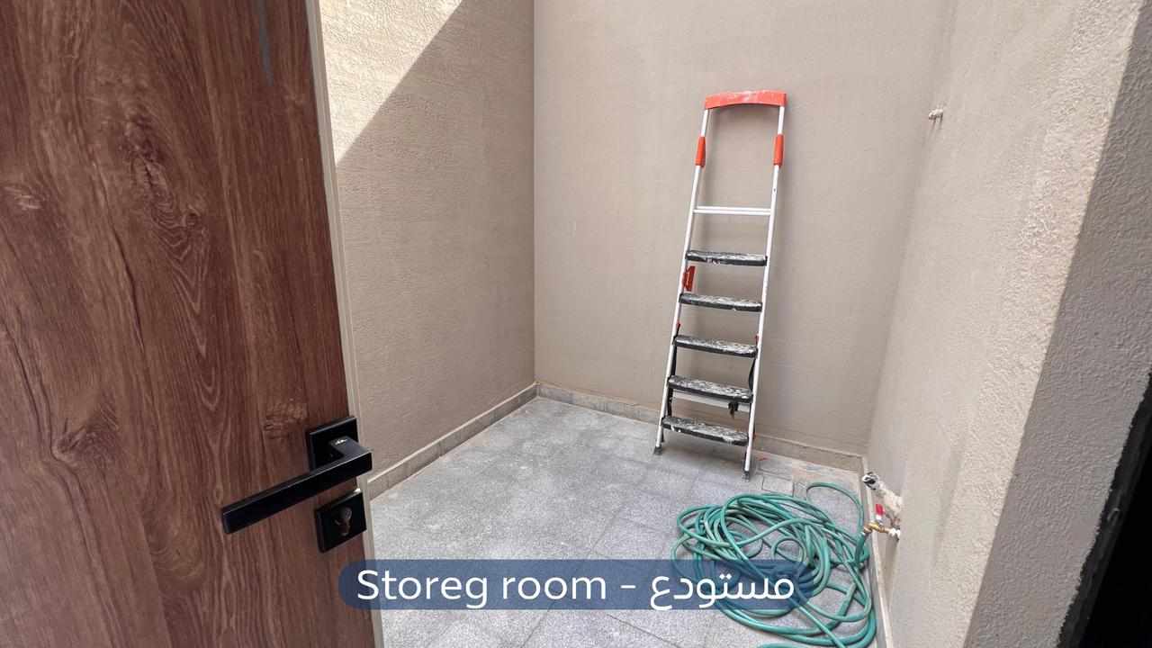 تاون هاوس  في حي العارض