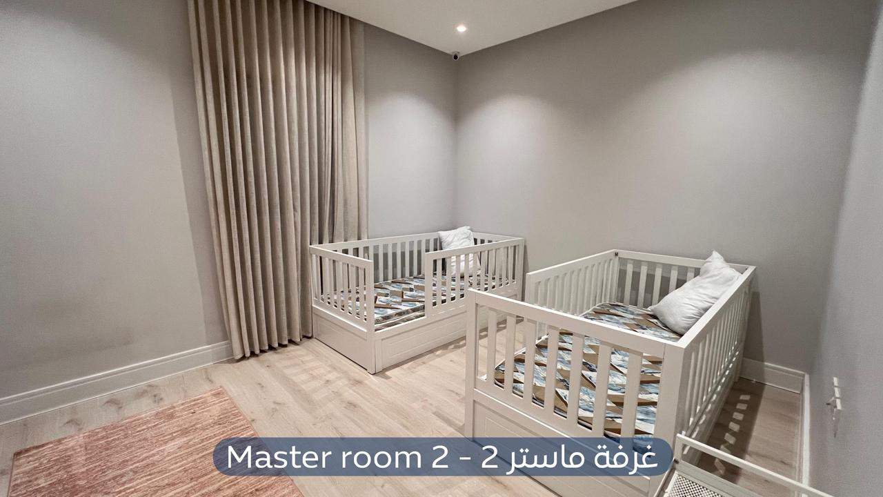 تاون هاوس  في حي العارض