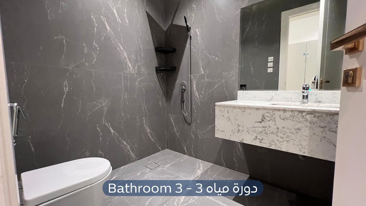 تاون هاوس  في حي العارض