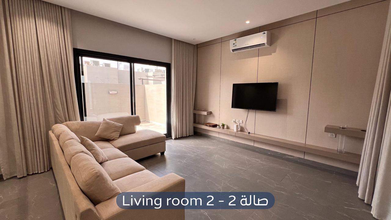 تاون هاوس  في حي العارض