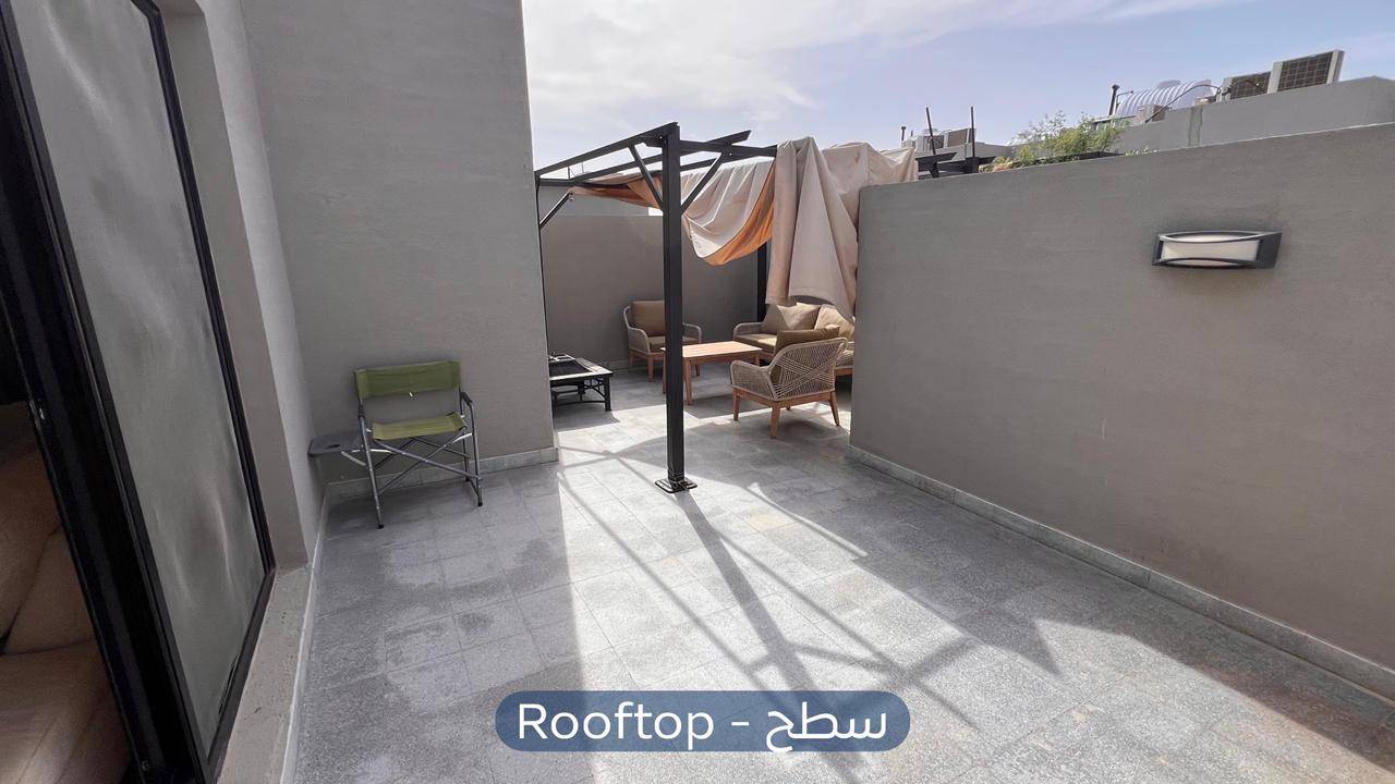 تاون هاوس  في حي العارض